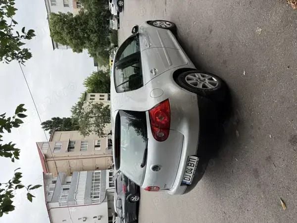 Utilizat 2006 VW Golf V Berlinǎ | 2.200 EUR (Preț bun) - Imagine 1/4