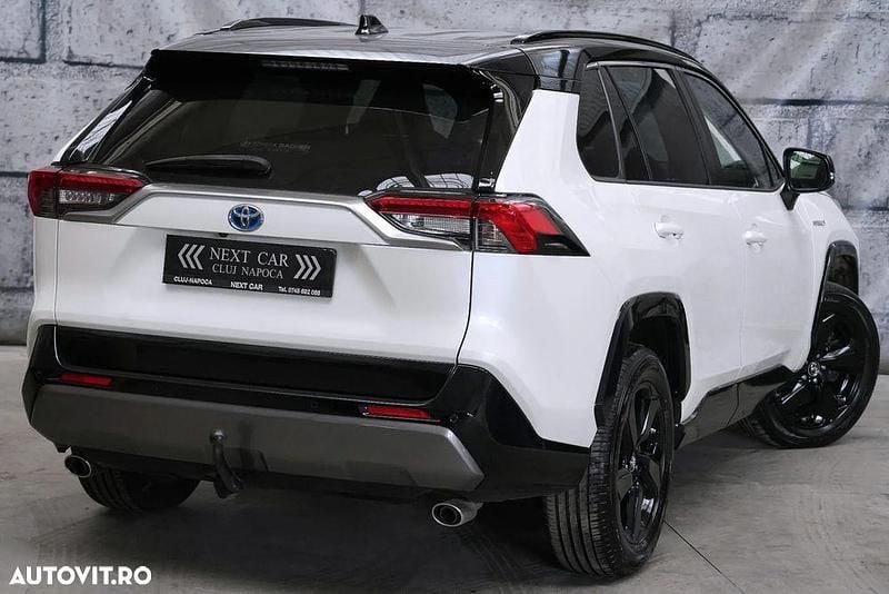 Second-hand Toyota RAV4 Hybrid Lounge 222 CP (163 kW) 2020 Culoarealb SUV
