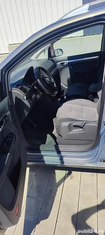 Second-hand VW Touran 74 CP (54 kW) 2007 Gri Monovolum