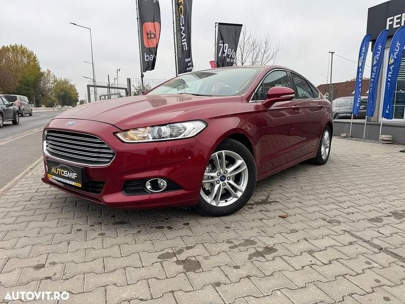 Second-hand Ford Mondeo Titanium 160 CP (117 kW) 2015 Culoarerosu Berlinǎ