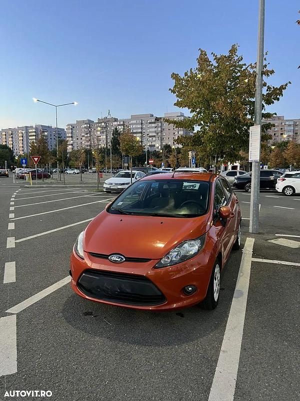 Culoareportocaliu Utilizat 2011 Ford Fiesta Hatchback | 5.800 EUR - Imagine 1/4