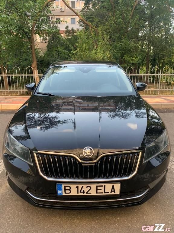 Negru Utilizat 2015 Skoda Superb Hatchback | 11.500 EUR - Imagine 1/4