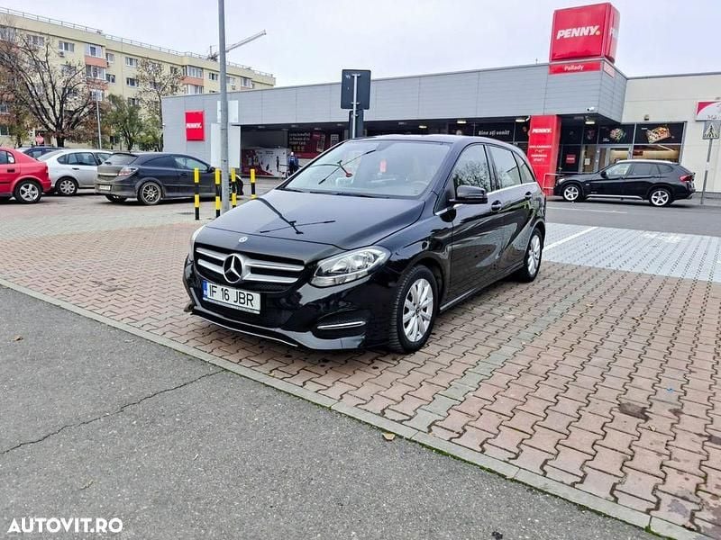 Culoarenegru Utilizat 2017 Mercedes B180 Monovolum | 11.011 EUR (Preț OK) - Imagine 1/4