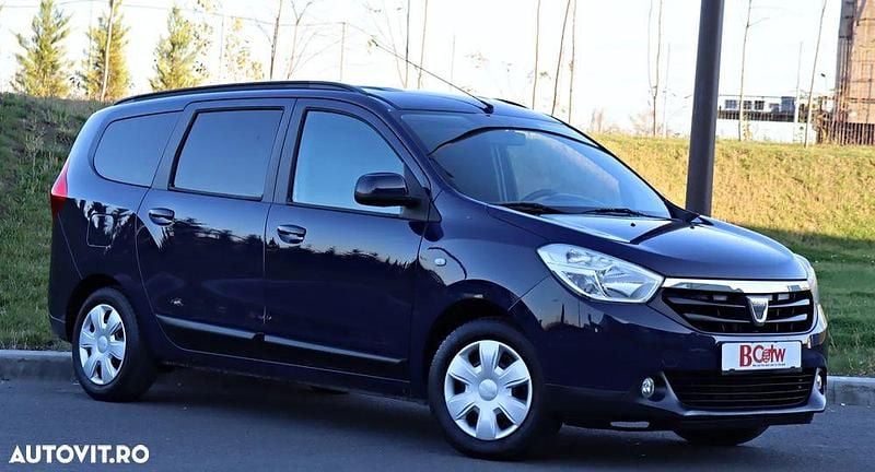 Culoarealbastru Utilizat 2013 Dacia Lodgy Lauréate Monovolum | 4.900 EUR (Preț bun) - Imagine 1/4