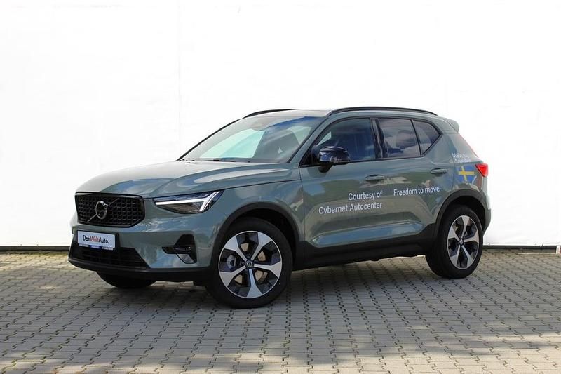 Verde inchis normal Nouă 2025 Volvo XC40 Ultimate SUV | 45.375 EUR - Imagine 1/4