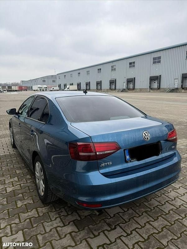 Second-hand VW Jetta Comfortline 105 CP (77 kW) 2018 Culoarealbastru Berlinǎ