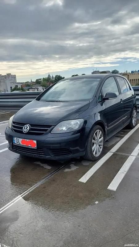 Negru Utilizat 2005 VW Golf Plus Monovolum | 3.050 EUR - Imagine 1/4