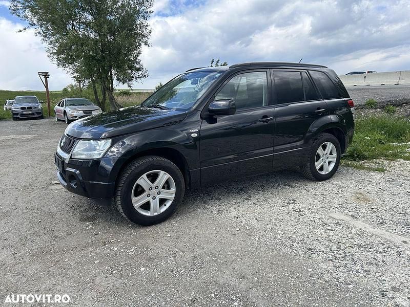 Negru Utilizat 2007 Suzuki Grand Vitara Comfort SUV | 4.390 EUR (Preț OK) - Imagine 1/4
