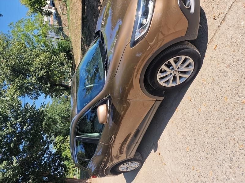 Maro Utilizat 2018 Renault Kadjar SE SUV | 14.400 EUR (Puțin scump) - Imagine 1/4