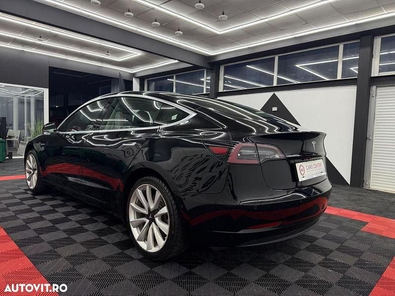 Second-hand Tesla Model 3 55 kW (75 CP) 2019 Culoarenegru Berlinǎ
