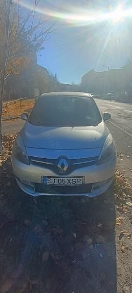 Gri Utilizat 2012 Renault Scénic III Monovolum | 1.999 EUR (Super Preț) - Imagine 1/4