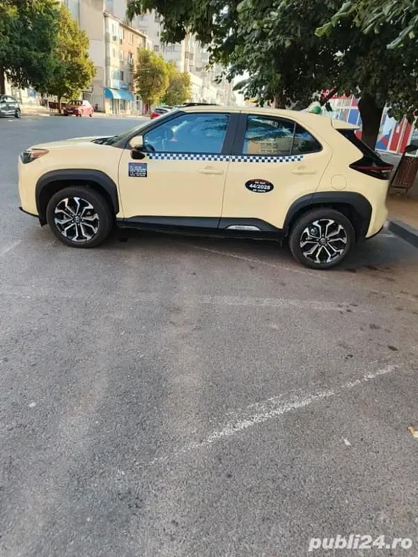 Utilizat 2022 Toyota Yaris Hybrid Hatchback | 19.000 EUR - Imagine 1/3