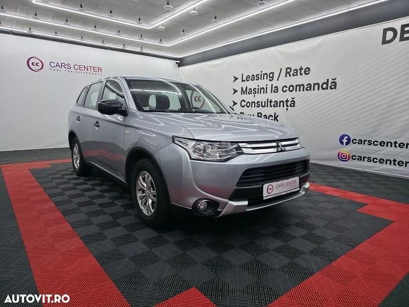 Culoareargint Utilizat 2015 Mitsubishi Outlander SUV | 8.999 EUR (Preț bun) - Imagine 1/4