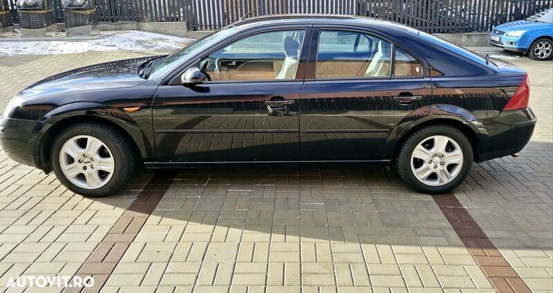 Negru Utilizat 2000 Ford Mondeo Berlinǎ | 1.200 EUR - Imagine 1/4