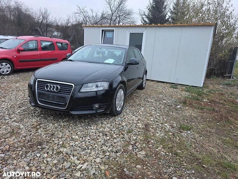 Culoarenegru Utilizat 2009 Audi A3 Sportback Attraction Hatchback | 4.690 EUR (Preț OK) - Imagine 1/4