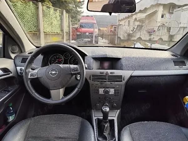 Second-hand Opel Astra 101 CP (74 kW) 2007 Hatchback