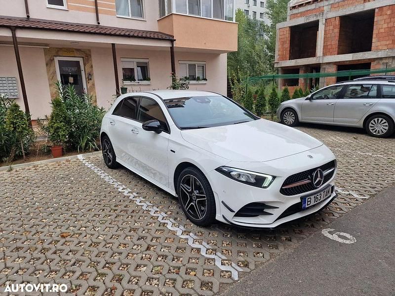 Culoarealb Utilizat 2021 Mercedes A250 Hatchback | 29.900 EUR (Scump) - Imagine 1/4