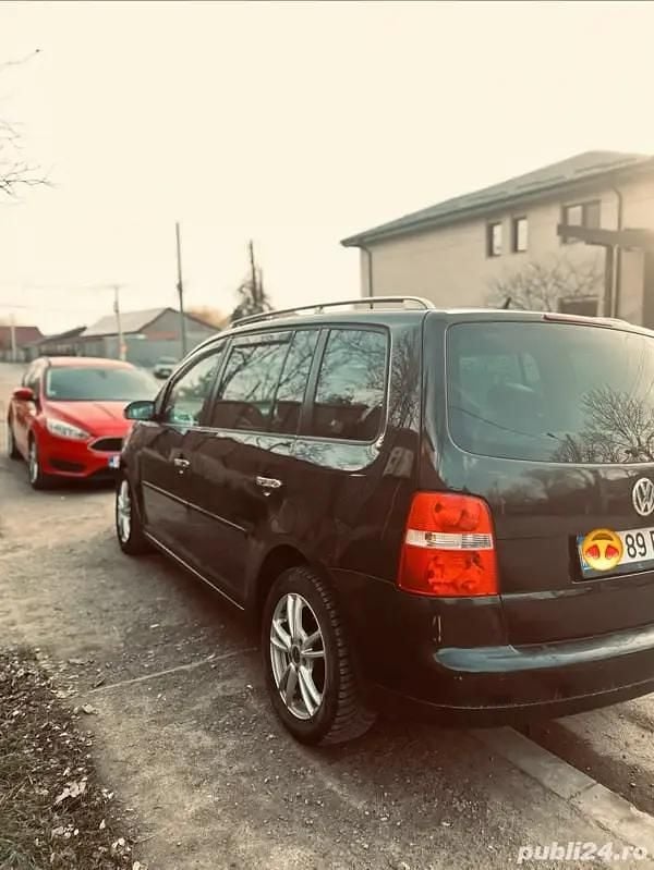 Utilizat 2006 VW Touran Monovolum | 2.100 EUR (Preț bun) - Imagine 1/4