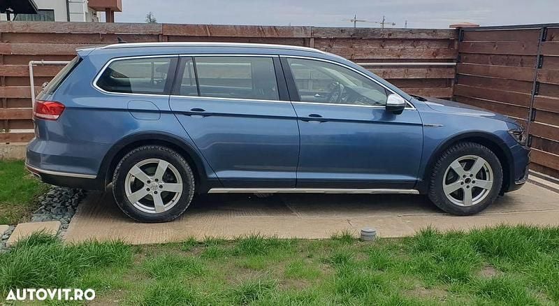 Culoarealbastru Utilizat 2017 VW Passat Alltrack Break | 17.400 EUR (Puțin scump) - Imagine 1/4