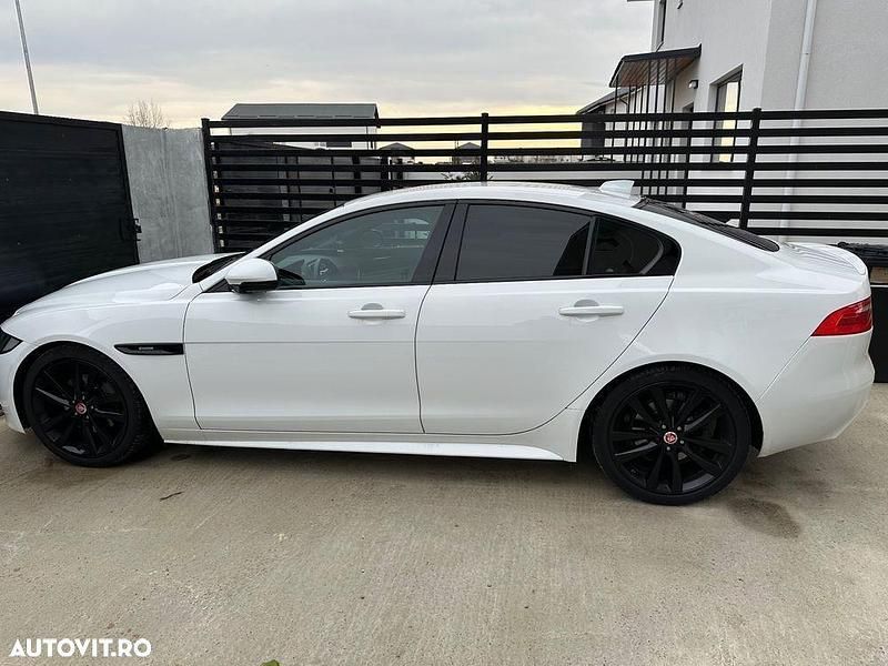 Culoarealb Utilizat 2017 Jaguar XE R-Sport Berlinǎ | 10.800 EUR (Preț bun) - Imagine 1/4