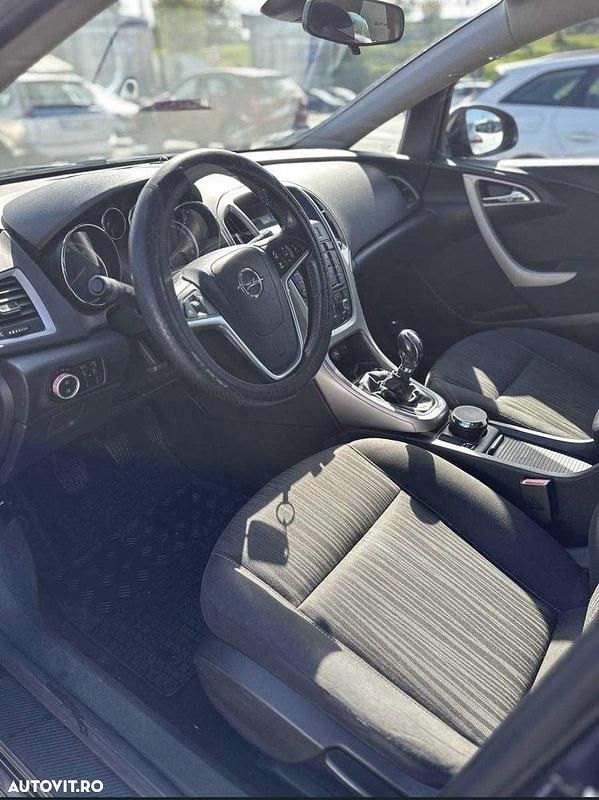 Second-hand Opel Astra 125 CP (91 kW) 2011 Culoarenegru Break