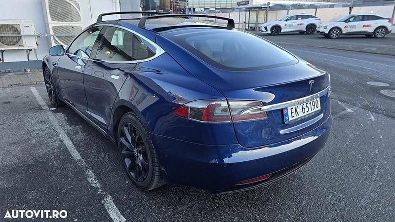 Second-hand Tesla Model S Performance 396 kW (539 CP) 2017 Culoarealbastru Hatchback