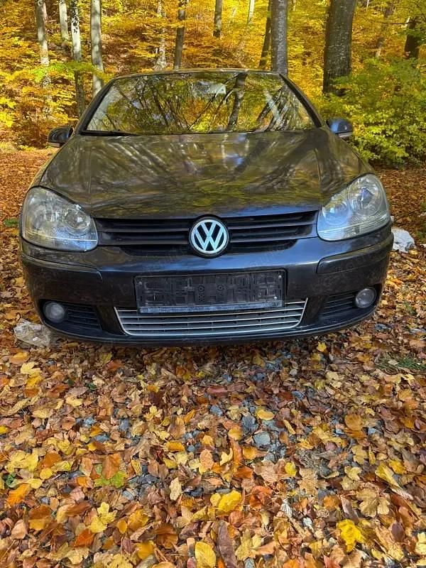Utilizat 2005 VW Golf V Hatchback | 2.200 EUR (Preț OK) - Imagine 1/4