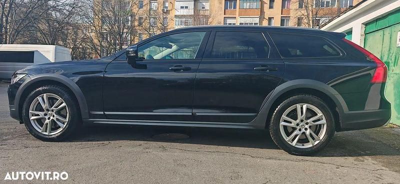 Second-hand Volvo V90 Kinetic 190 CP (139 kW) 2018 Culoarenegru Break