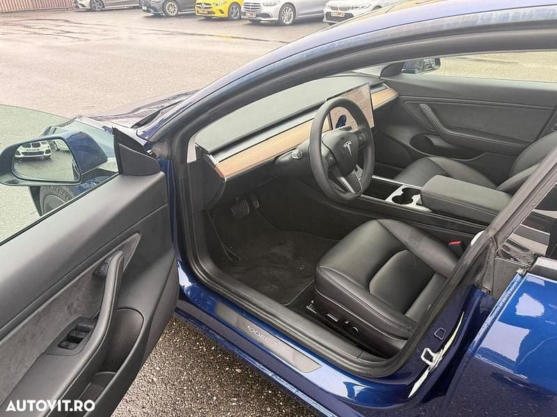 Second-hand Tesla Model 3 324 kW (441 CP) 2021 Culoarealbastru Berlinǎ