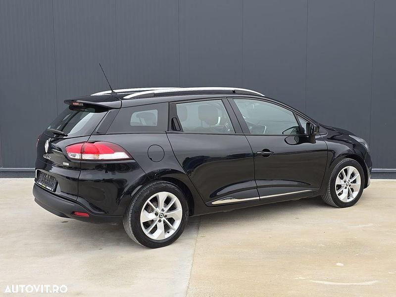 Second-hand Renault Clio GrandTour Intens 90 CP (66 kW) 2017 Culoarenegru Break