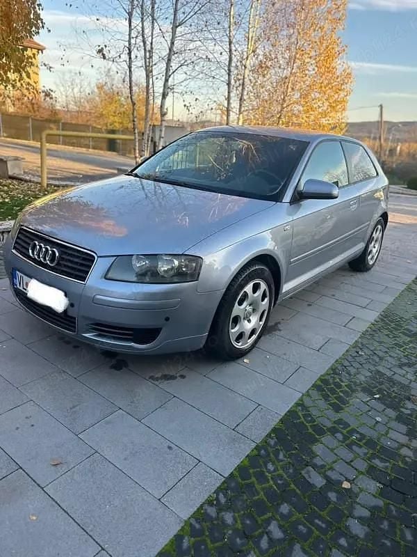 Gri Utilizat 2005 Audi A3 Hatchback | 2.300 EUR (Preț OK) - Imagine 1/4