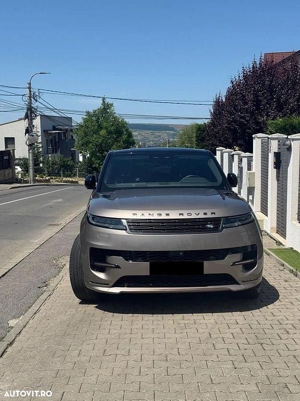 Second-hand Land Rover Range Rover Sport SE Dynamic 300 CP (220 kW) 2023 Culoaremaro SUV