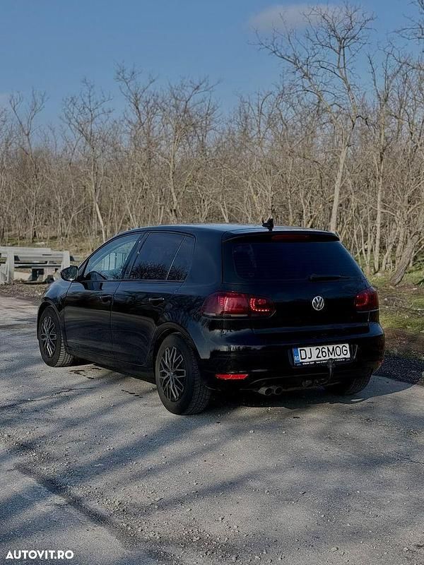 Second-hand VW Golf VI Trendline 110 CP (80 kW) 2009 Culoarenegru Hatchback
