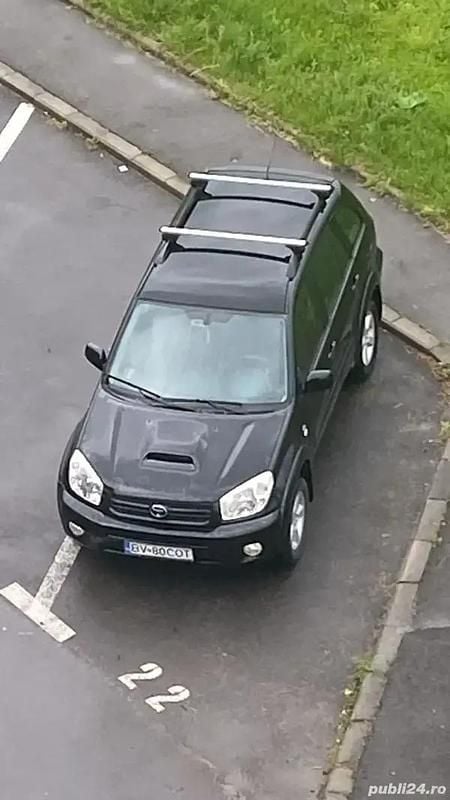 Negru Utilizat 2005 Toyota RAV4 SUV | 4.000 EUR (Preț OK) - Imagine 1/4