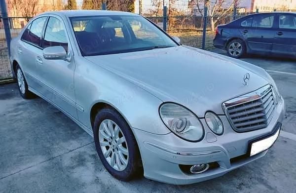 Second-hand Mercedes E200 Elegance 184 CP (135 kW) 2006 Argintiu Berlinǎ