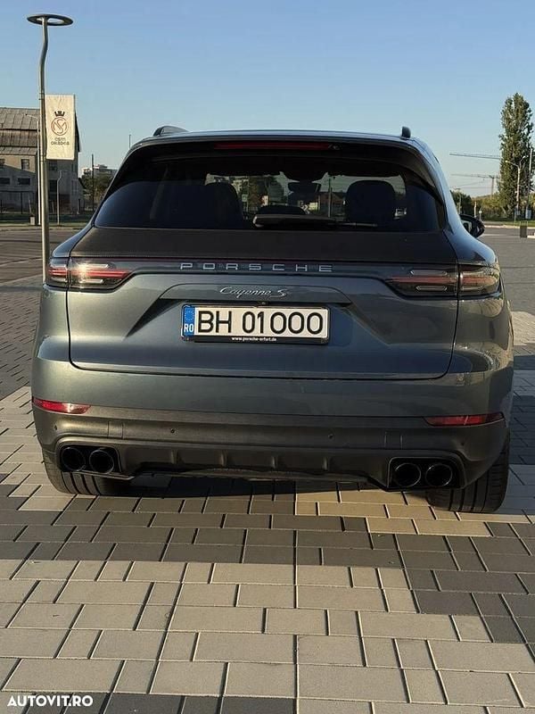 Second-hand Porsche Cayenne S 440 CP (323 kW) 2018 Culoarealbastru SUV