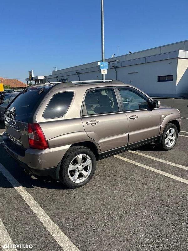 Culoaremaro Utilizat 2008 Kia Sportage SUV | 4.400 EUR - Imagine 1/4