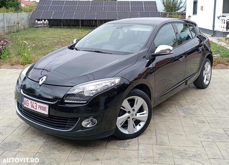 Culoarenegru Utilizat 2012 Renault Mégane III Dynamique Hatchback | 5.400 EUR - Imagine 1/4