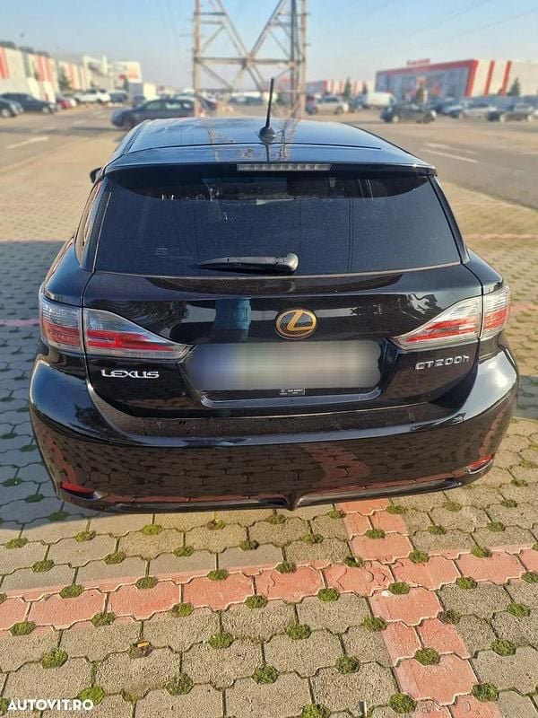 Second-hand Lexus CT200h 136 CP (100 kW) 2012 Culoarenegru Hatchback