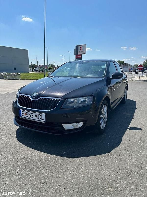 Negru Utilizat 2014 Skoda Octavia Ambition Berlinǎ | 8.550 EUR (Preț OK) - Imagine 1/4