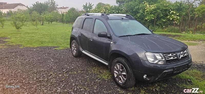 Gri Utilizat 2016 Dacia Duster Prestige SUV | 12.350 EUR (Puțin scump) - Imagine 1/4
