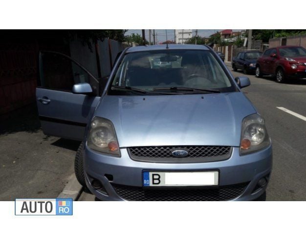 Second-hand Ford Fiesta 50 CP (36 kW) 2007 Albastru Hatchback
