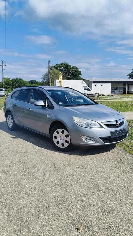 Second-hand Opel Astra Edition 110 CP (80 kW) 2011 Break