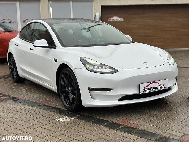 Second-hand Tesla Model 3 324 kW (441 CP) 2022 Culoarealb Berlinǎ