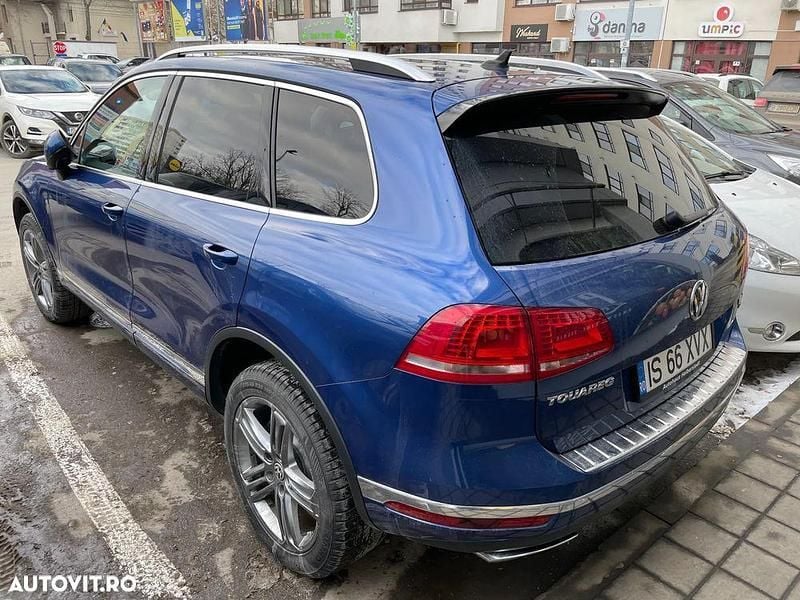 Second-hand VW Touareg 262 CP (192 kW) 2016 Culoarealbastru SUV