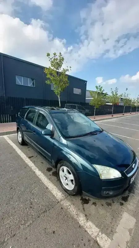 Verde Utilizat 2005 Ford Focus Break | 1.950 EUR (Preț OK) - Imagine 1/4