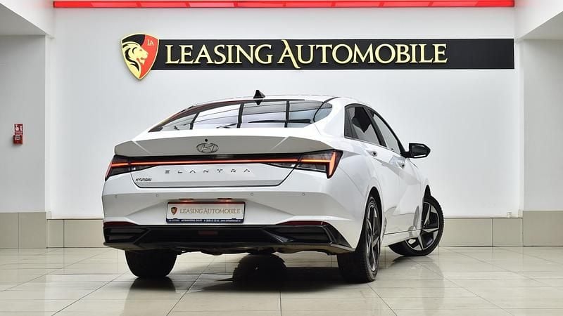 Second-hand Hyundai Elantra 123 CP (90 kW) 2022 Alb Berlinǎ