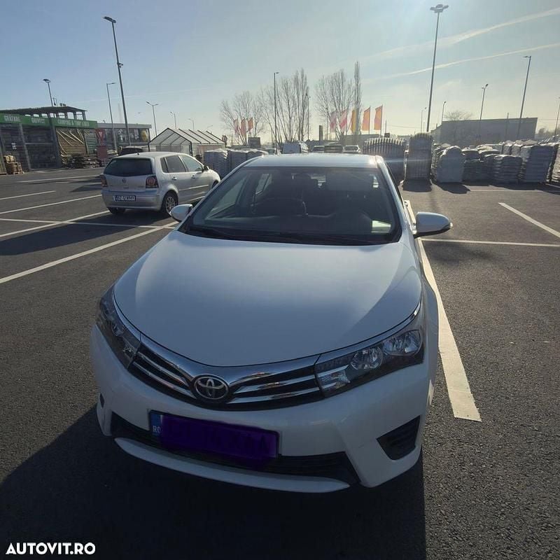 Second-hand Toyota Corolla Terra 99 CP (72 kW) 2014 Culoarealb Berlinǎ