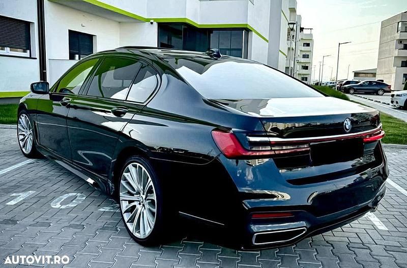 Second-hand BMW 730L Comfort Edition 286 CP (210 kW) 2022 Culoarenegru Berlinǎ