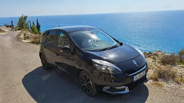 Utilizat 2013 Renault Scénic III Bose Edition Monovolum | 3.990 EUR (Preț bun) - Imagine 1/4